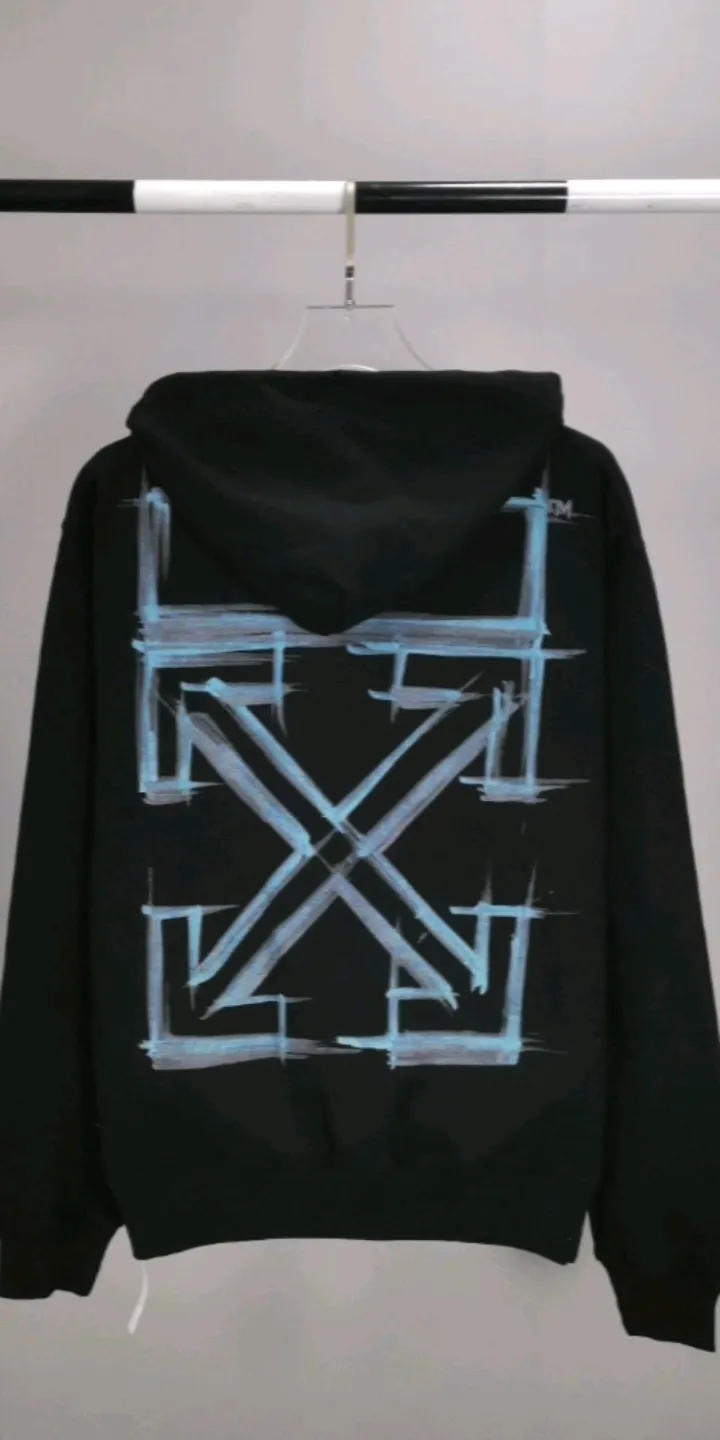 Real shot of the video——Top tested version 2022OFF OW WHITE new blue chalk marker depicting arrows loose trendy brand unisex casual autumn and winter hoodie sweatshirt. Take a look at the enlarged details of this model. The printing is like a chalk drawing, and the image is lifelike. The printing uses Kornit digital direct inkjet printing, which adds particle direct inkjet printing. So it looks like chalk. But don’t worry about the anchorage of the printing, it will never fall off. Backwash and sun-resistant, machine washable without stress. Absoluteness distinguishes the offset printing on the market, which is perfunctory and cannot restore the texture of pink and ink at all! The side hems are initially folded, please pay attention! The fabric is made of 480 combed pure cotton terry, which has a full drape. Customized collar label, washed, hang tag. Color: Black Size: XS-L P:390
